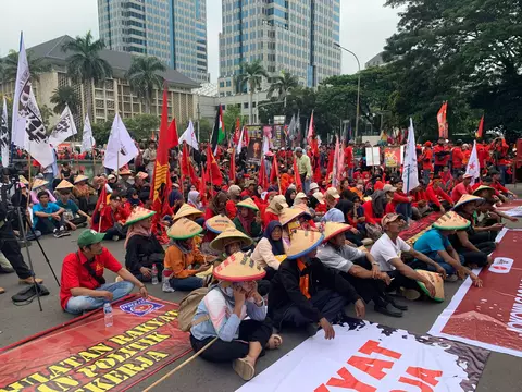 Hari Buruh 2024, Semua Jenis Visa Bisa Dipakai Umroh, Menteri Keuangan Turun Tangan Kasus Bea Cukai, Pencapaian Bandara Kansai Jepang