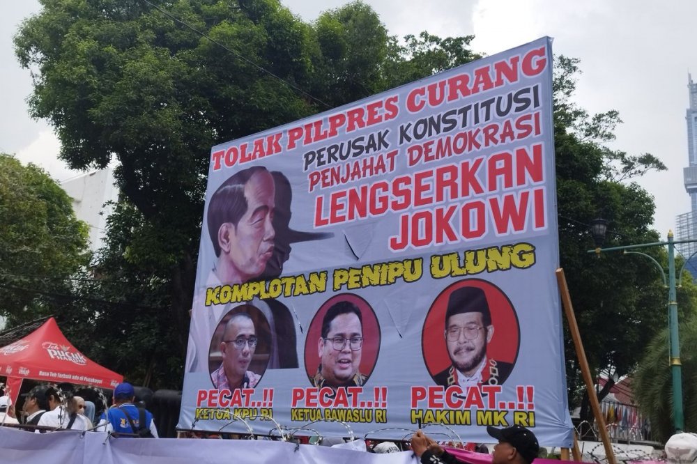 Unjuk Rasa Dugaan Kecurangan Pemilu, Banyak Kota di Asia Paling Berpolusi, Indonesia Emas 2045, Sinyal Kebahagiaan Bermain Dengan Anjing