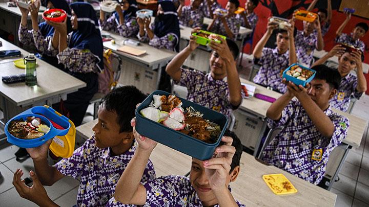 Program Makan Siang Gratis Dari Dana BOS