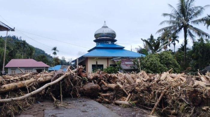 Banjir & Tanah Longsor di Sumatra Barat