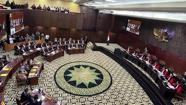 MK Tolak Seluruh Tuntutan Pasangan Capres-Cawapres 01 & 03