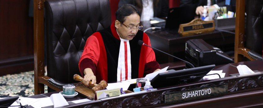 MK Kabulkan Gugatan Ambang Batas Parlemen, Penembakan Pengungsi Palestina Ketika Distribusi Bantuan, Gubernur Jakarta Akan Ditunjuk Presiden, Eras Tour Concer Hanya Ada di Singapura