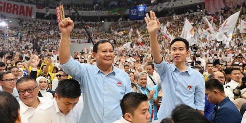 Prabowo-Gibran Dengan Program Makan Siang Gratisnya, Banyak Caleg Terkena Gangguan Jiwa, Tumpukan Sampah Alat Peraga Kampanye, Vladimir Putin Memberikan Hadiah Untuk Kim Jong-un