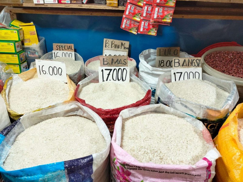 Harga Bahan Pokok Melonjak Naik