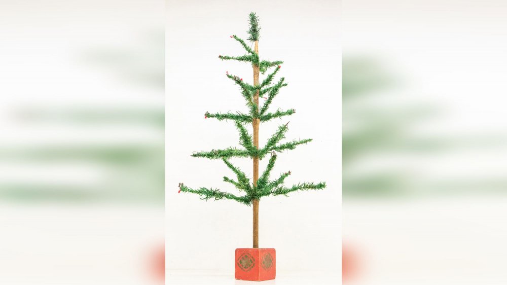 Visual Pohon Natal Sederhana Namun Terjual US$ 4,000