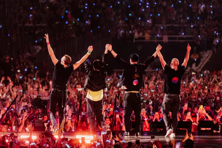 Dibalik Konser Perdana Coldplay di Indonesia