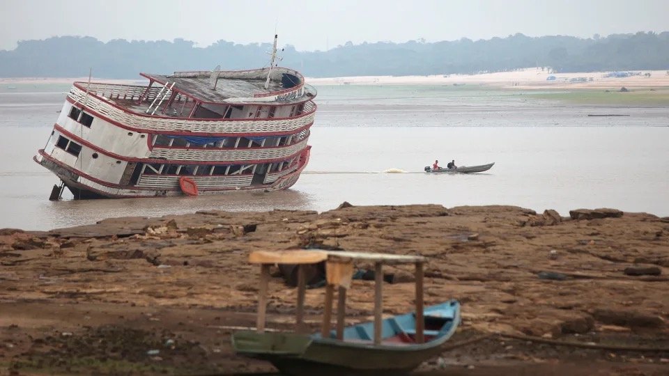 Sungai Amazon di Kondisi Paling Surut