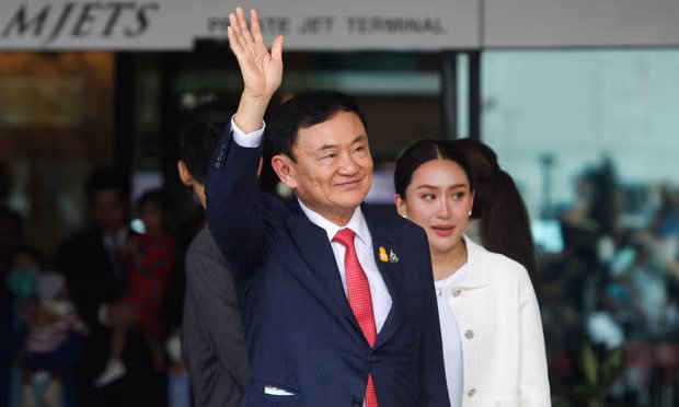 Mantan PM Thailand Kembali Setelah Pengasingan 15 Tahun