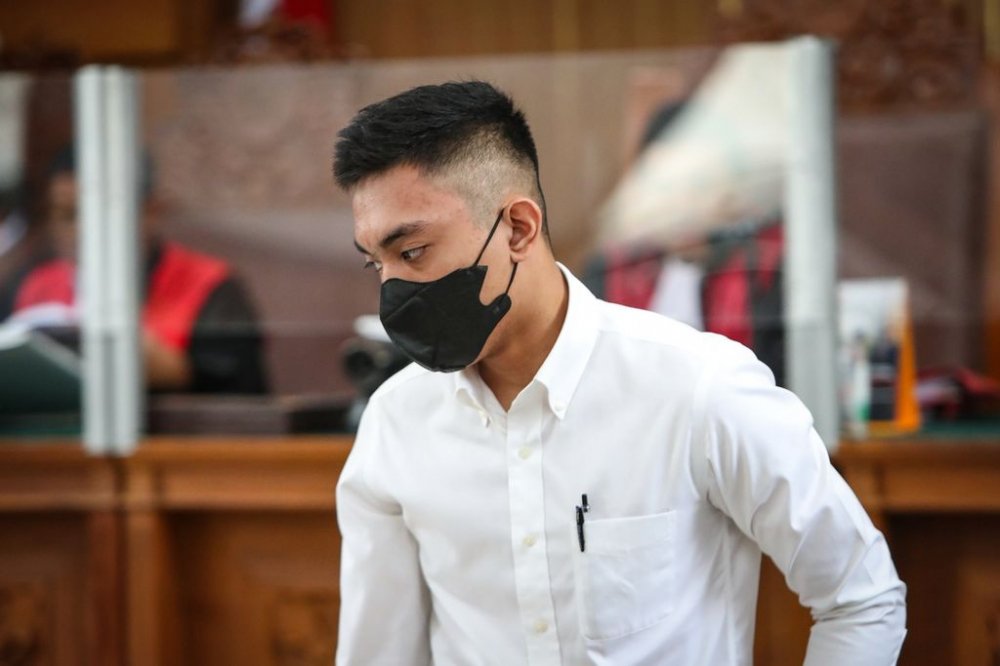 Mario Dandy Dituntut 12 Tahun Penjara, Donald Trump Diperintahkan Untuk Ditangkap, Polisi Tangkap Remaja yang Kalungkan Bendera Merah Putih ke Anjing, Selembar Prosciutto Penyebab Tuntutan US$50.000