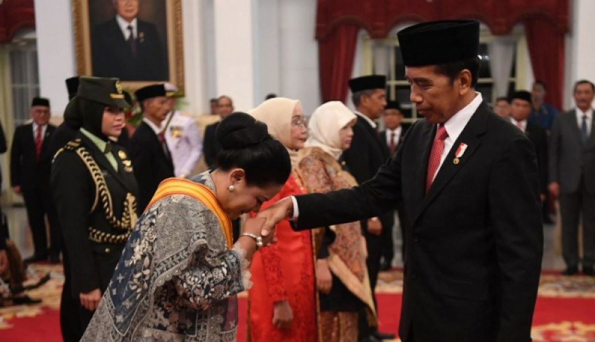 Iriana Jokowo Diberi Tanda Kehormatan