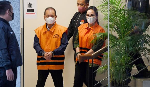 Kasus Korupsi Ben Brahim S Bahat & Istrinya, Aksi Penembakan di Sekolah AS, Kantor Kementerian ESDM Digeledah KPK, Bogor Jadi Daerah Paling Banyak Terjadi Tanah Longsor