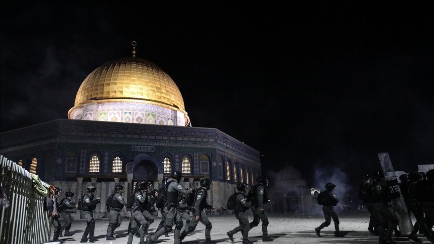 Penangkapan Jamaah Masjid Al Aqsa Oleh Pasukan Israel