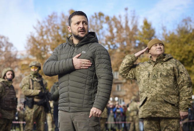 Presiden Ukraina Datang Ke Pos Militer