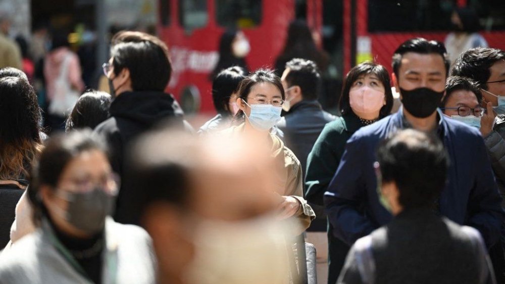 Hong Kong Mencabut Aturan Pakai Masker