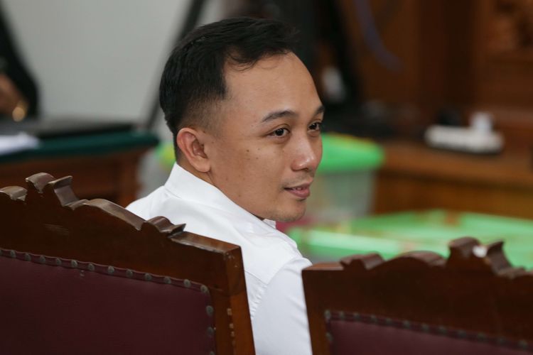 Vonis Hakim Untuk Ricky Rizal & Kuat Maruf, Makassar Dilanda Hujan Deras & Banjir, Gempa Turki – Suriah Menewaskan Lebih Dari 37 Ribu Jiwa, Jumlah Pengguna Medsos di Indonesia Mencapai 167 Juta