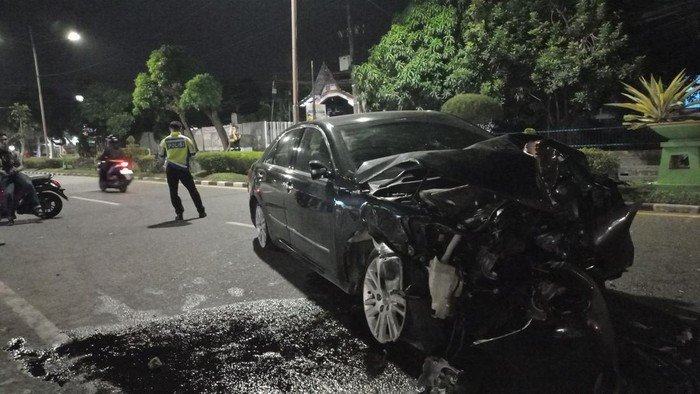 Kecelakaan Mobil Dinas di Jambi