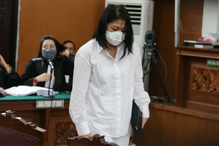 Tuntutan Jaksa Untuk Richard Eliezer & Putri Candrawathi, Angka Pernikahan Dini Masih Tinggi, Greta Thunberg Ditahan Polisi di Jerman, Menkeu Sri Mulyani Masuk Daftar 50 Over 50: Asia 2023
