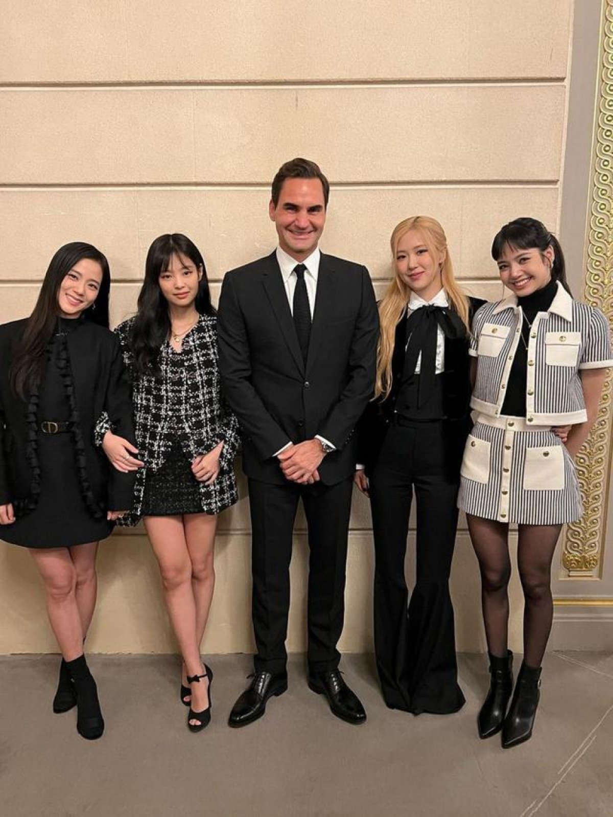 Petenis Swiss Roger Federer Upload Foto Bareng Para Personel Blackpink
