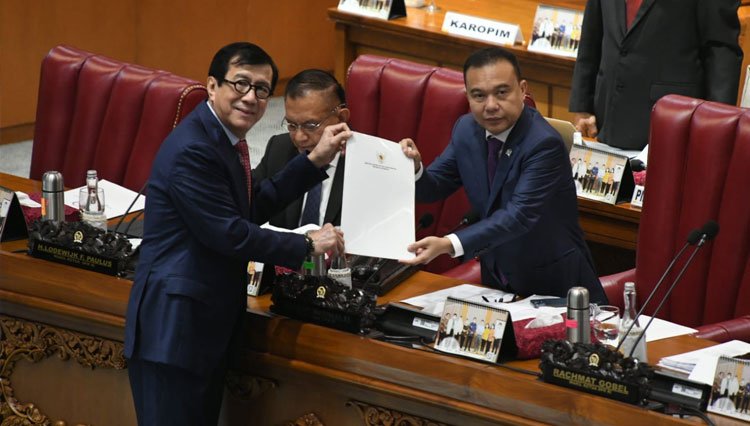 RKUHP Akhirnya Disahkan, Sidang Ferdy Sambo Masih Berlanjut, Harga Kedelai Naik Tahu Tempe Kena Imbasnya, Timnas Jepang Beri Kenangan Yang Baik Selama World Cup 2022