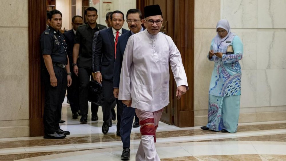 Anwar Ibrahim Resmi Jadi PM Malaysia Ke-10