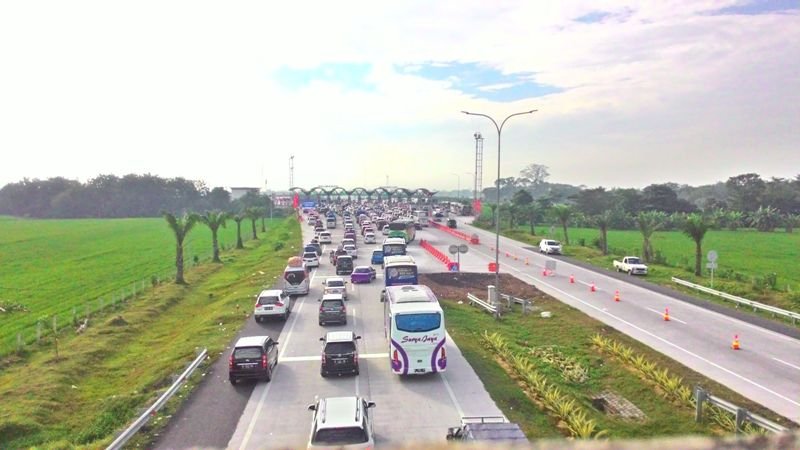 Peraturan Pemerintah Terkait Nataru 2022, Larangan Ibadah Natal Di Maja, Kabupaten Lebak, Tanah Longsor Memakan Korban Di Malaysia, Inggris Larang Penggunaan Plastik Sekali Pakai
