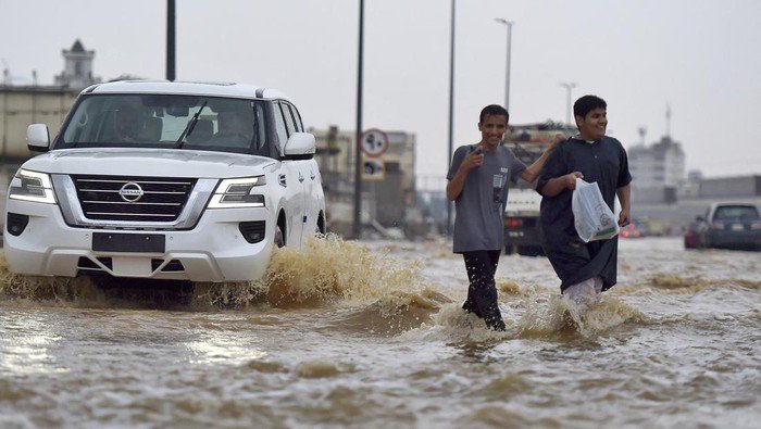 Hujan & Banjir Bandang di Jeddah, Saudi Arabia