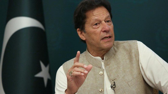 Mantan PM Pakistan Ditembak Ketika Konvoi
