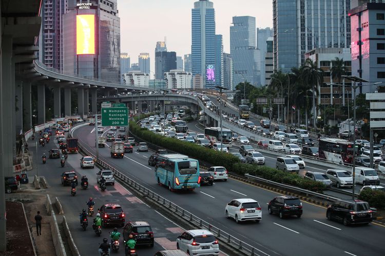 Kasus Covid-19 Kembali Naik PPKM Diperpanjang