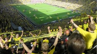 Hubungan Erat Antara Sepak Bola & Pendukungnya