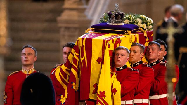 Ratu Elizabeth II Resmi Dimakamkan Di Windsor