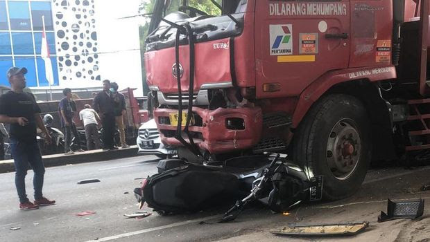 Kecelakaan Truk Pertamina, Habib Rizieq Shihab Akhirnya Bebas, Vladimir Putin Kunjungan ke Iran, Texas Buat Aturan Aman Untuk Anak Sekolah Dari Penembakan Massal