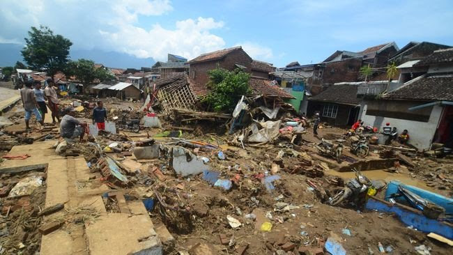 Banjir di Jakarta & Sekitarnya Hingga Garut, Vaksin Booster Jadi Syarat Perjalanan Dalam & Luar Negeri, Joe Biden Kunjungan Ke Beberapa Negara Timur Tengah, Ivana Trump Meninggal Dunia Jumat Lalu