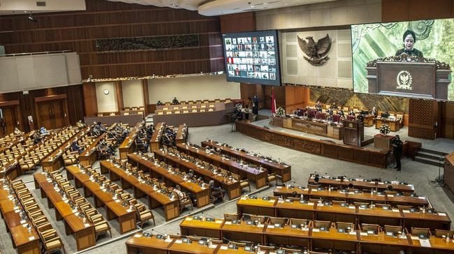 Draft Final RKUHP Tiba di Gedung DPR RI, Sri Lanka Jatuh Bangkrut, Tarif Bea Cukai Tembakau Naik, Data Pribadi 1 Miliar Orang di China Bocor