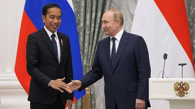 Misi Damai Pak Jokowi, Kasus Cacar Monyet di Eropa Meningkat, Gas Klorin Bocor di Yordania, India Resmi Larang Penggunaan Plastik Sekali Pakai