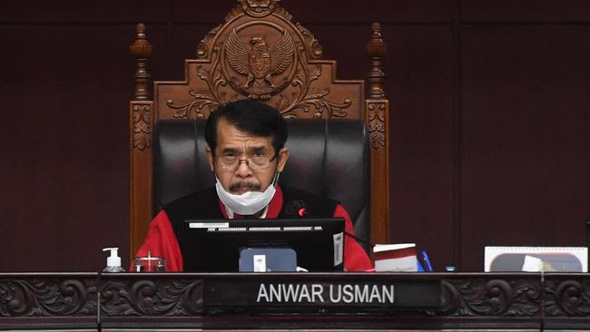 Anwar Usman Harus Mundur Dari Ketua MK