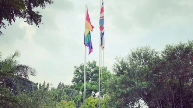 Rainbow Flag Berkibar di British Embassy Jakarta