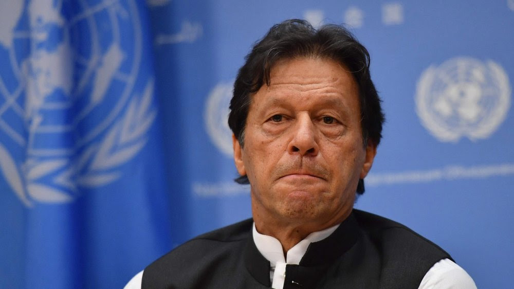 PM Pakistan Imran Khan Dilengserkan