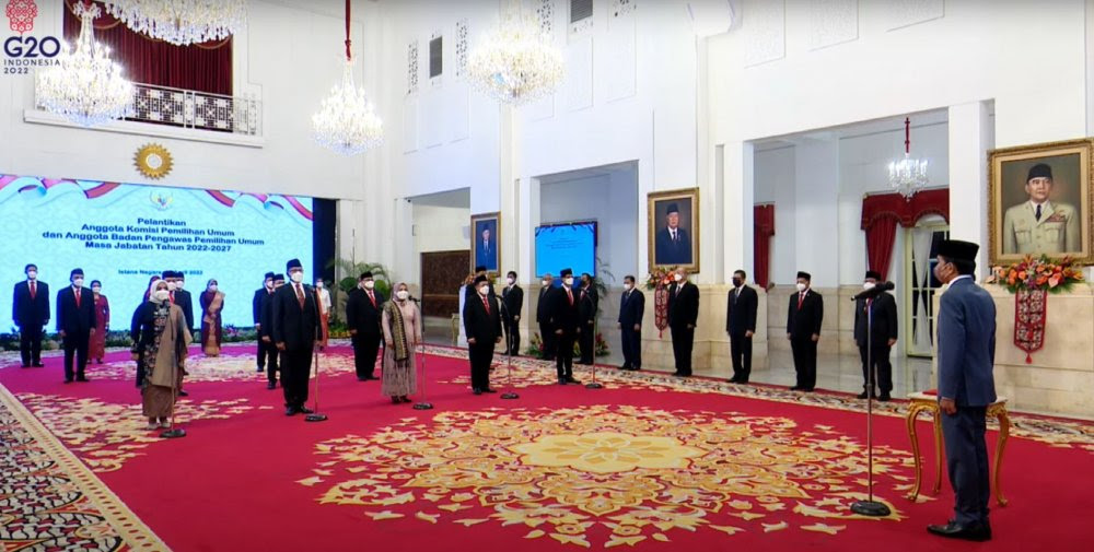 Presiden Jokowi Melantik Panitia Pemilu 2024
