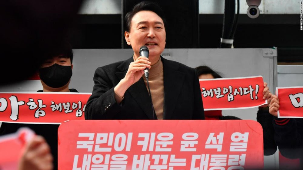 Yoon Suk Yeol Presiden baru Korea Selatan, Penangkapan Seorang Dokter Oleh Densus 88, Aturan Pemeriksaan Kesehatan Calon Pengantin 3 Bulan Sebelum Pernikahan, Logo Halal Indonesia Berubah