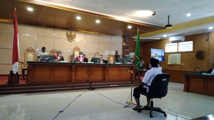 Herry Wirawan Dijatuhi Hukuman Penjara Seumur Hidup