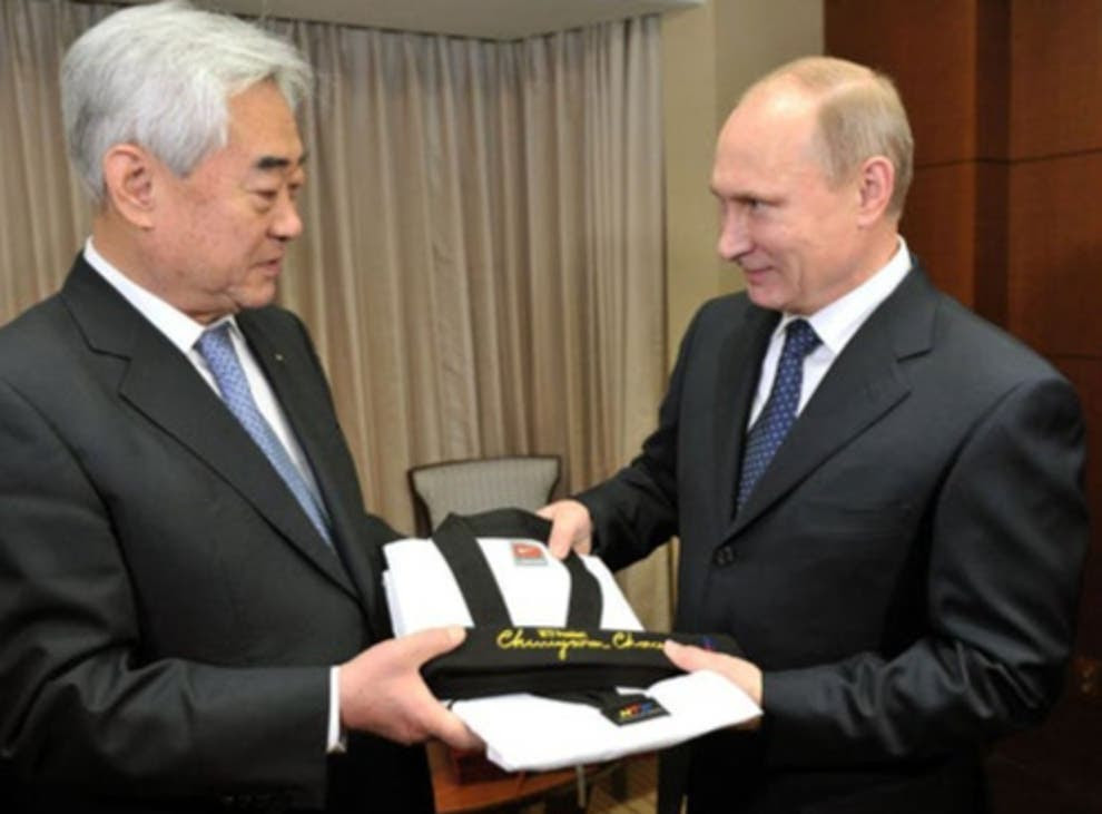 World Taekwondo Akan Membatalkan Status Sabuk Hitam Presiden Rusia Vladimir Putin