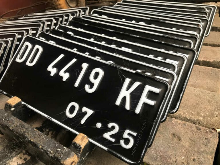 Plat Kendaraan Hitam Akan Berganti Warna