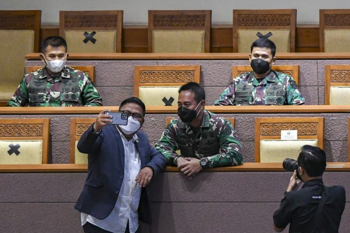 Isu Reshuffle Kabinet Indonesia Maju, 3 Juta Warga Myanmar Membutuhkan Bantuan Kemanusiaan, Pertemuan Online Penanggulangan Krisis Iklim Oleh Para NPS, Adele Rilis Lagu Galau Kedua Berjudul “Hold On”