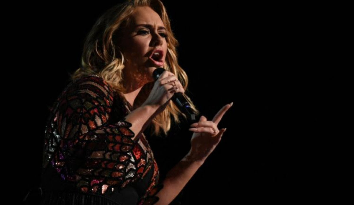 Adele Rilis Lagu Galau Kedua Berjudul “Hold On”