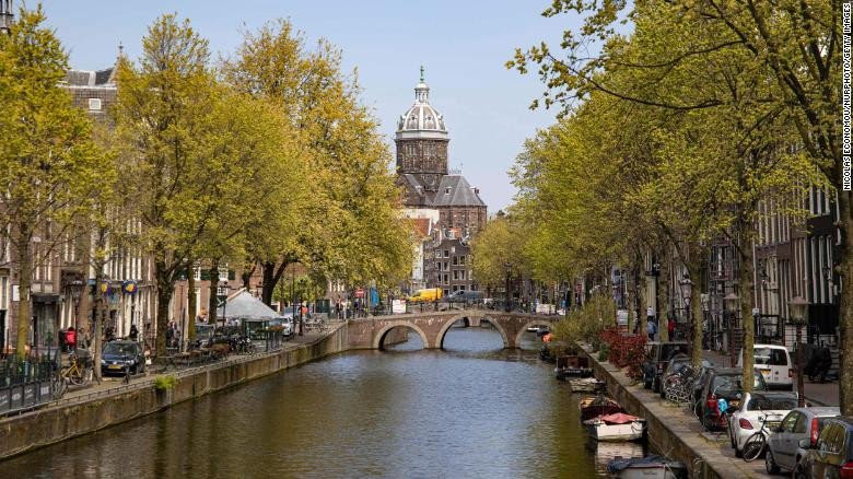 Penduduk Belanda Terlahir Semakin Lebih Pendek