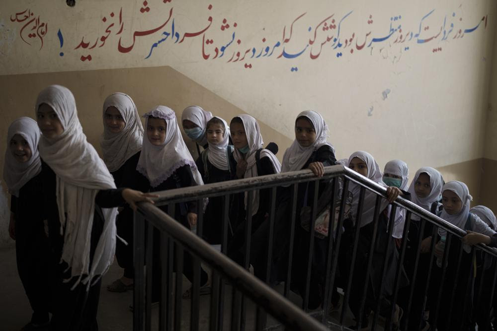Perempuan di Afghanistan Bisa Bersekolah Lanjutan