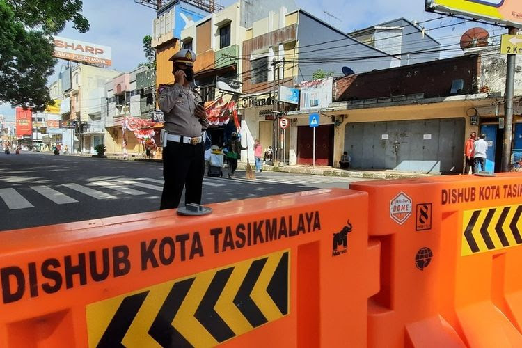 PPKM Level 4 Diperpanjang Hingga 16 Agustus 2021
