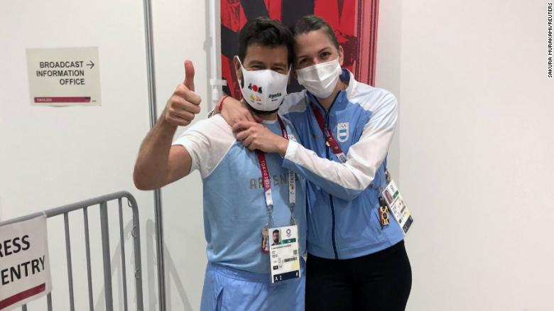 Atlet Anggar Dilamar Pelatihnya Setelah Kalah Turnamen Olimpiade Tokyo 2020