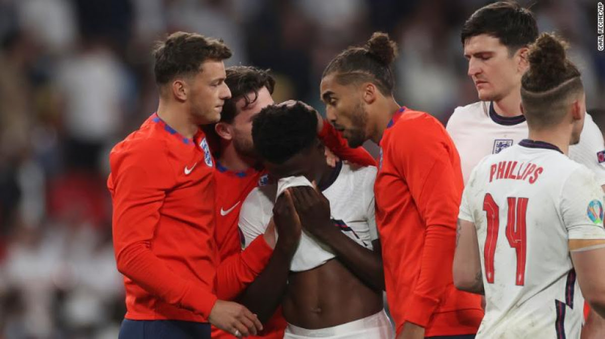 3 Pesepakbola Inggris Mengalami Serangan Rasisme