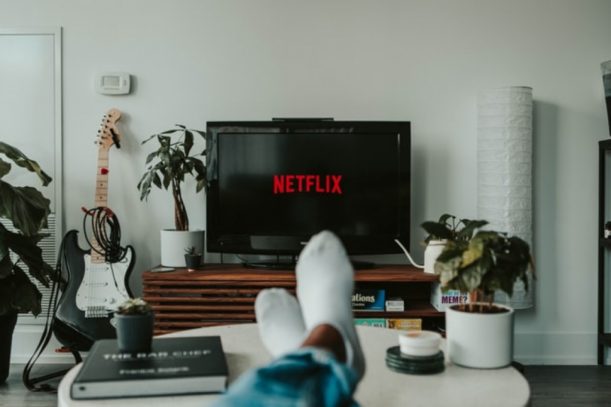 Streaming Satu Jam Netflix Sama Dengan Mengeluarkan 55 gram Karbon Dioksida ke Atmosfer Bumi